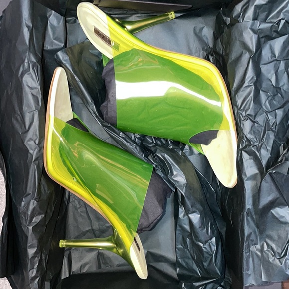 🔥NEW YEEZY SEASON 7 Neon Yellow PVC Mule SIZE 40 - Picture 4 of 16